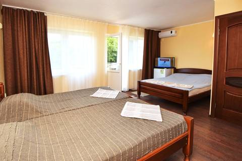 4х местный номер семейный студия. Гостевой дом Twin-tower. Архипо-Осиповка