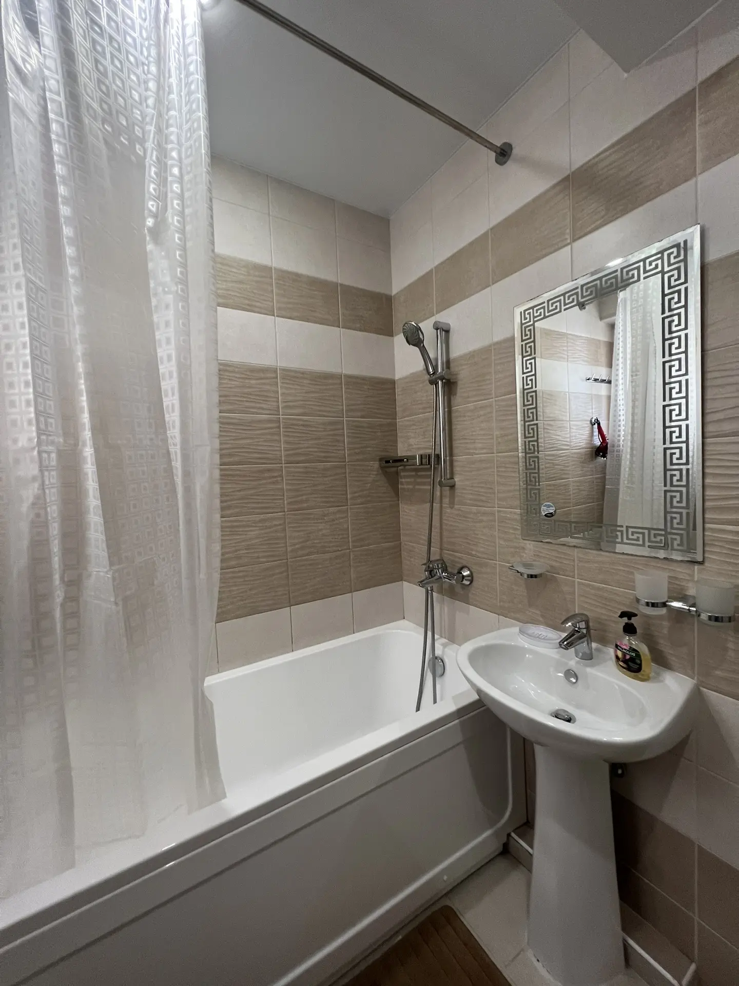 . Квартира в многоквартирном доме Уютная студия у моря с панорамными окнами. Дагомыс