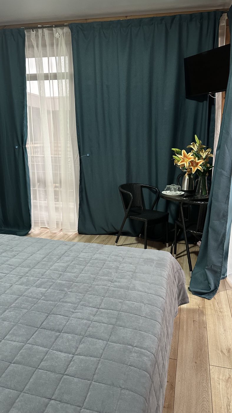 . Лилия. Гудаута . Лилия. Гудаута