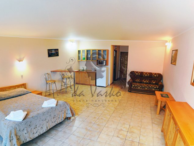 Апартаменты-студия с мини-кухней, однокомнатные. Отель "Da Vasko". Семидворье