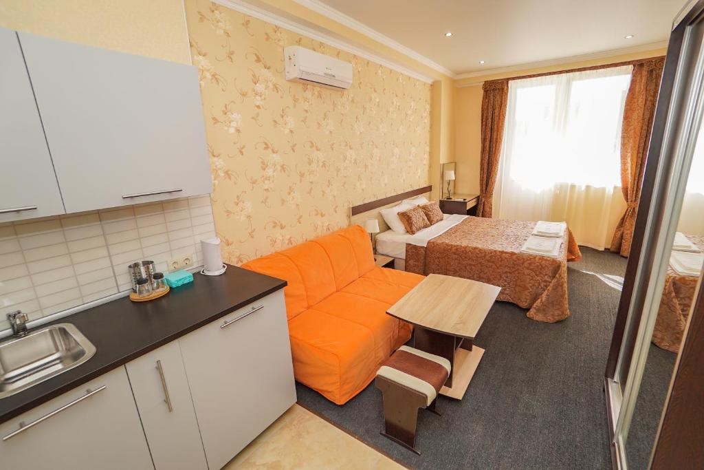 3-х местный номер-студио (с кухней). Апарт-отель «Близнецы». Адлер