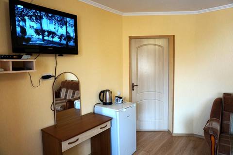 «Полулюкс» № 3. Гостевой дом «На Николаевской 25». Ейск «Полулюкс» № 3. Гостевой дом «На Николаевской 25». Ейск