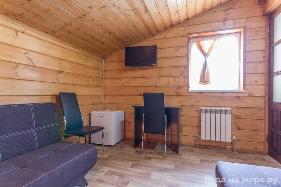 Семейный двухкомнатный Люкс. Гостевой дом "Алфавит". Адлер