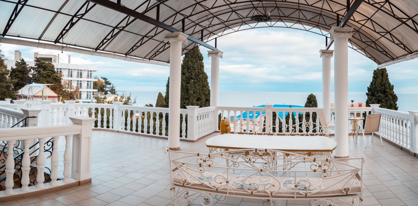 . Гостевой дом частный "Мид". Ялта