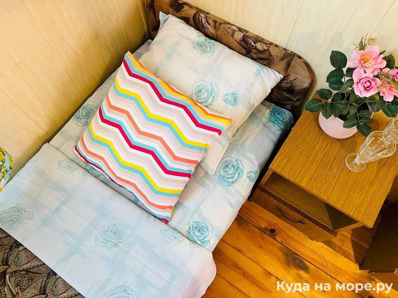 Трехместная комната. Гостевой дом "Selena". Анапа