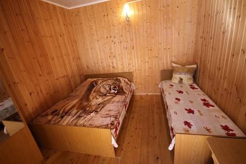 "Эконом" домик с балконом, 2 х-3 х местный. Гостевой дом "Светлана" - Лоо. Лоо
