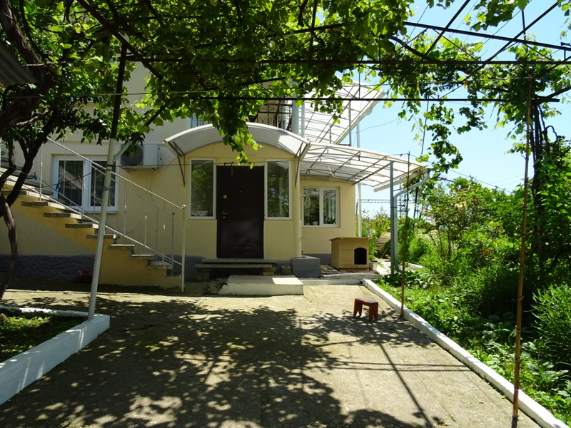 . Частный сектор  Братьев Джинджолия 36 . Новый Афон