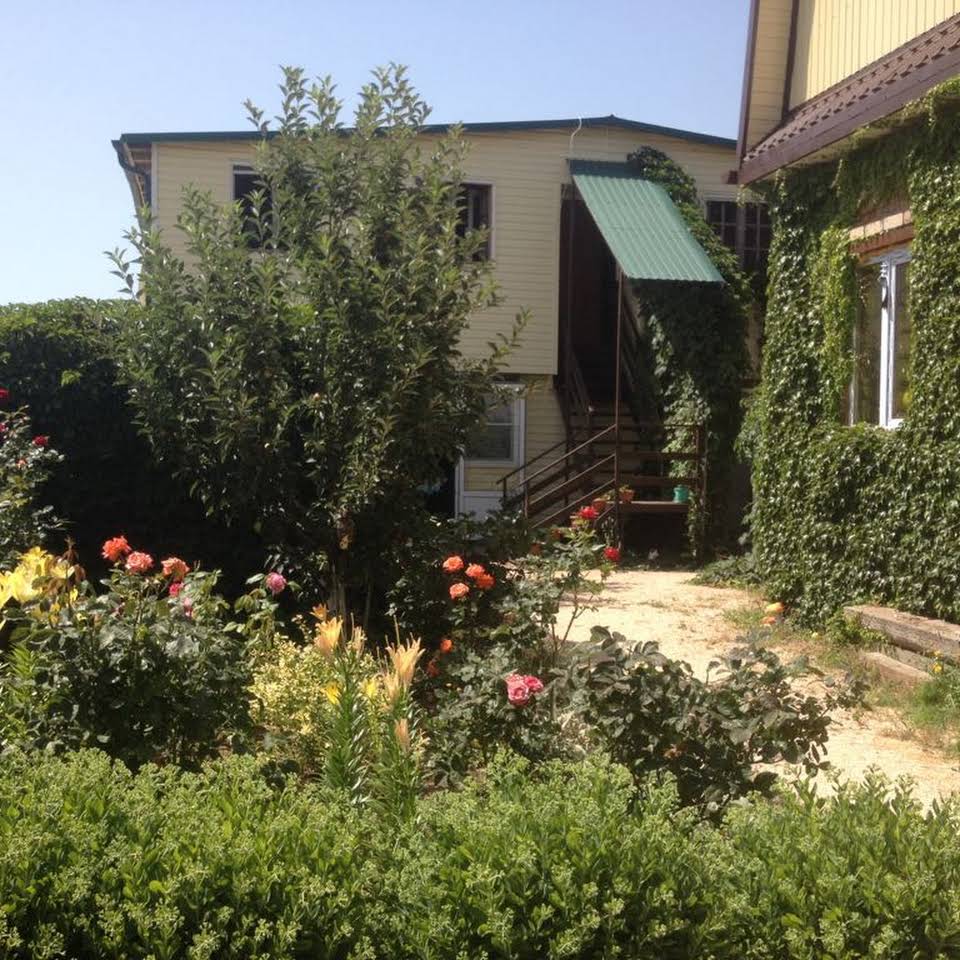 . Гостевой дом "Семья" - Должанская. Должанская