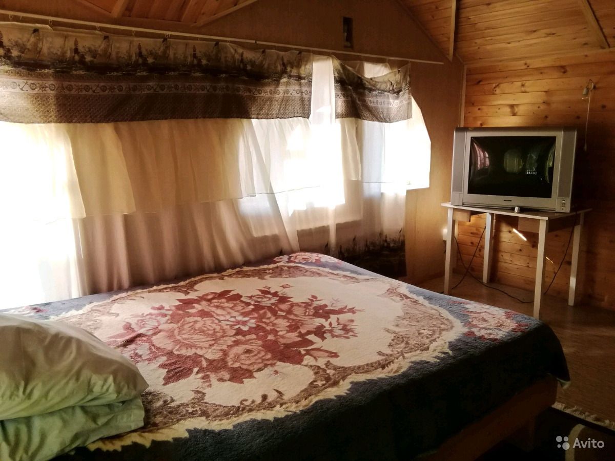 . Квартира в многоквартирном доме Комната 14 м² в 4-к, 1/1 эт.. Ейск