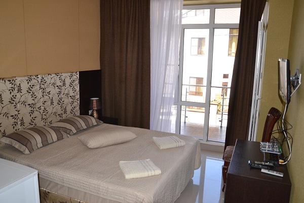 ТРЕХМЕСТНЫЙ НОМЕР В НОВОМ КОРПУСЕ. Частный гостевой дом "Майами". Пересыпь