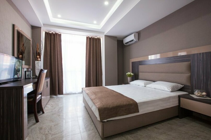 . Гостиница "Парк Авеню". Кореиз . Гостиница "Парк Авеню". Кореиз