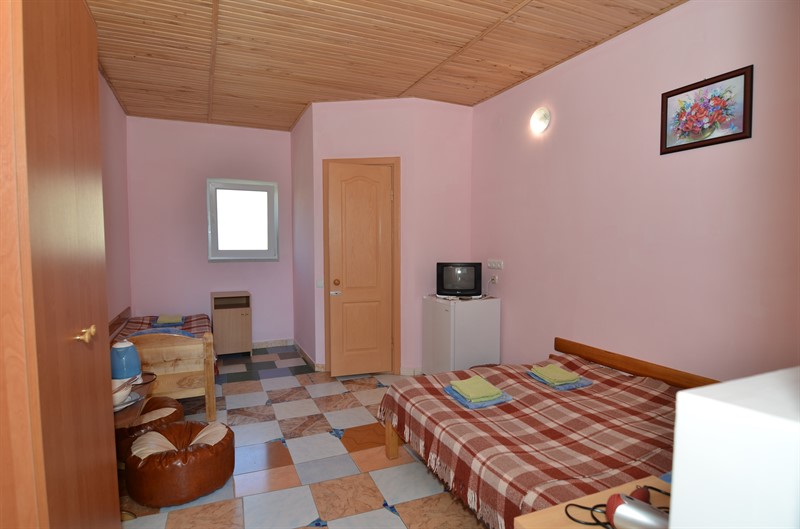 3-местный улучшенный. Гостевой дом «Белый». Саки