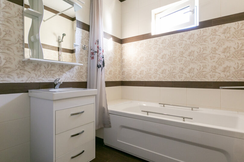 . Гостевой дом "Уютный дворик" на Толстого 42А. Геленджик