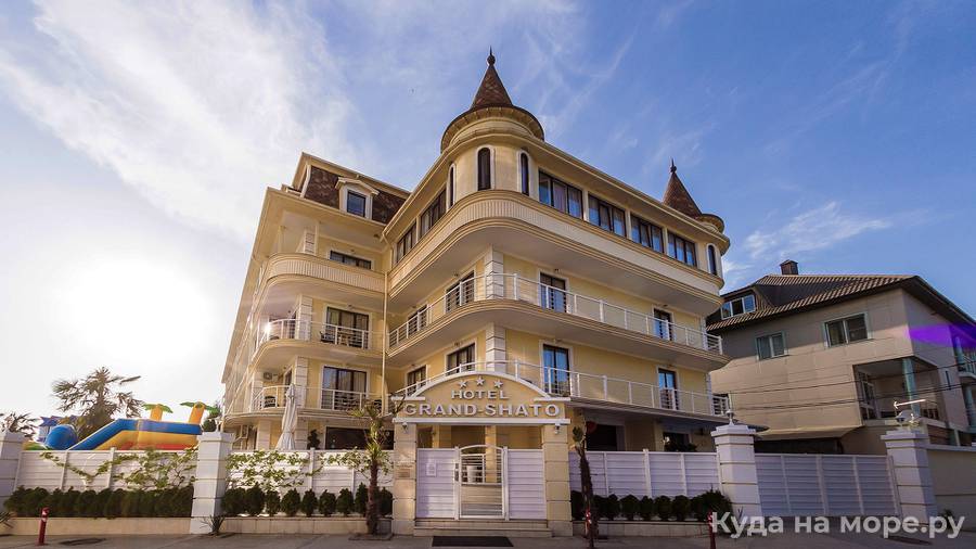 . Отель "GRAND-SHATO" в Ольгинке       . Ольгинка