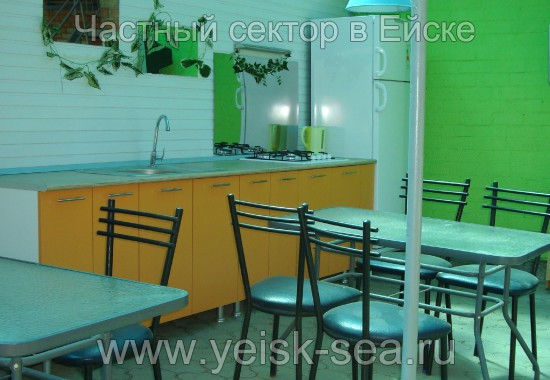 Эконом - номер. Гостевой дом на Кропоткина 39. Ейск