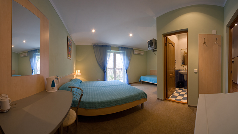 . Гостевой дом "Кедр-Запад". Алупка