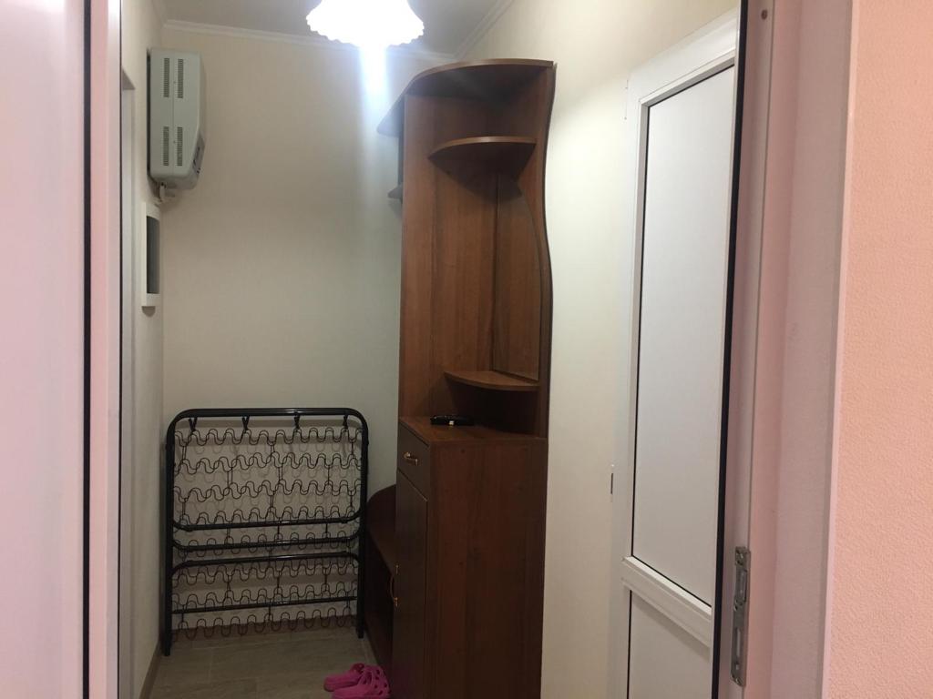 . Квартира в многоквартирном доме Однокомнатная квартира - Сухум. Сухум