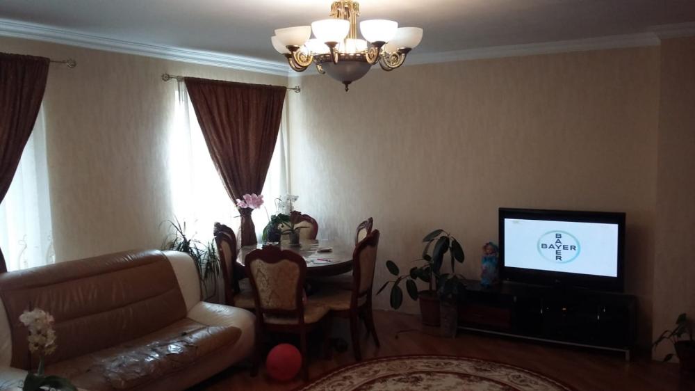 . Квартира в многоквартирном доме Трёхкомнатная квартира. Сухум