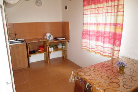 Усадьба двухэтажная «Тридевятое царство». Гостевой дом «СимСим». Заозерное