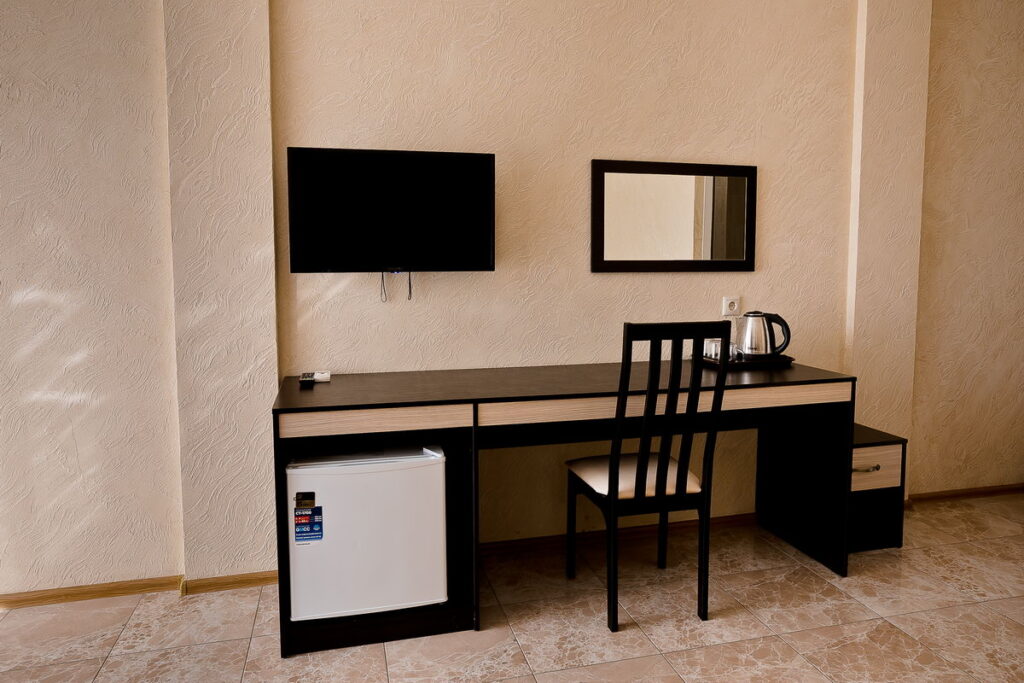 Трехместный номер без вида на море. Отель «NOY». Лоо