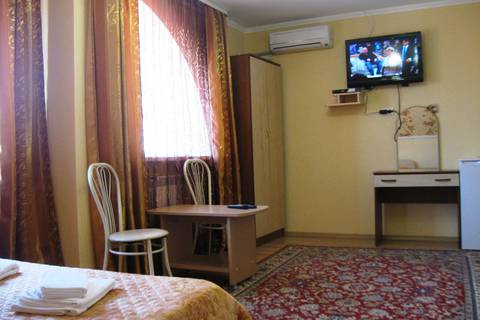 «Полулюкс» № 3. Гостевой дом «На Николаевской 25». Ейск «Полулюкс» № 3. Гостевой дом «На Николаевской 25». Ейск