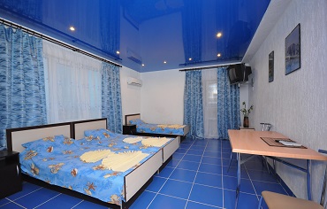 2-КОМНАТНЫЙ (3+3 МЕСТНЫЙ) НОМЕР С ОТДЕЛЬНЫМИ ВХОДАМИ. Мини-отель "Квитка". Саки