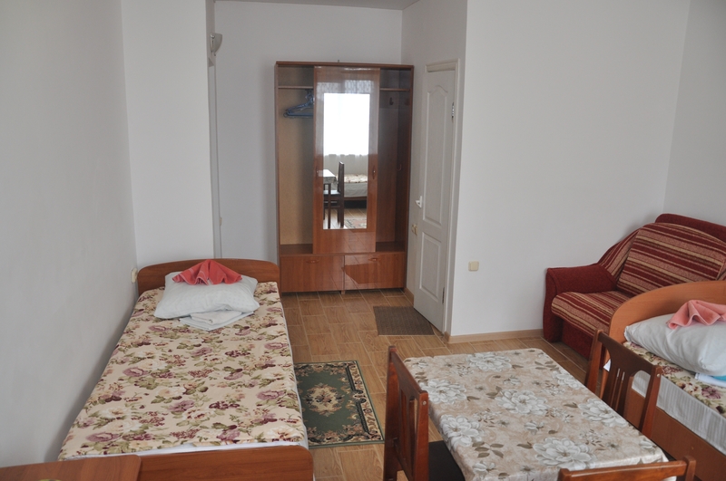 3-х местный номер . Гостевой дом "Семейный отдых" - Витязево. Витязево 3-х местный номер . Гостевой дом "Семейный отдых" - Витязево. Витязево