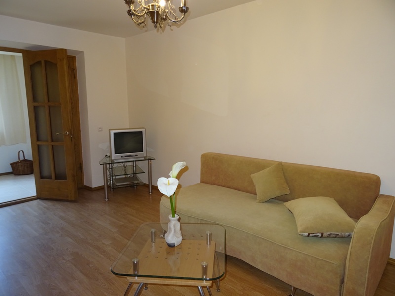 Квартира. Квартира в многоквартирном доме Лакоба 28, кв. 13. Новый Афон