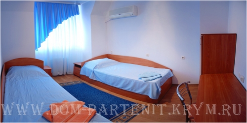 3-комнатные аппартаменты, 3 этаж, №10, №12. Гостевой дом Гостиный дом "Партенит". Партенит