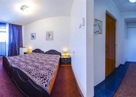 Двухместный полулюкс 1 и 2 этаж. Гостиница "Алекс". Витязево