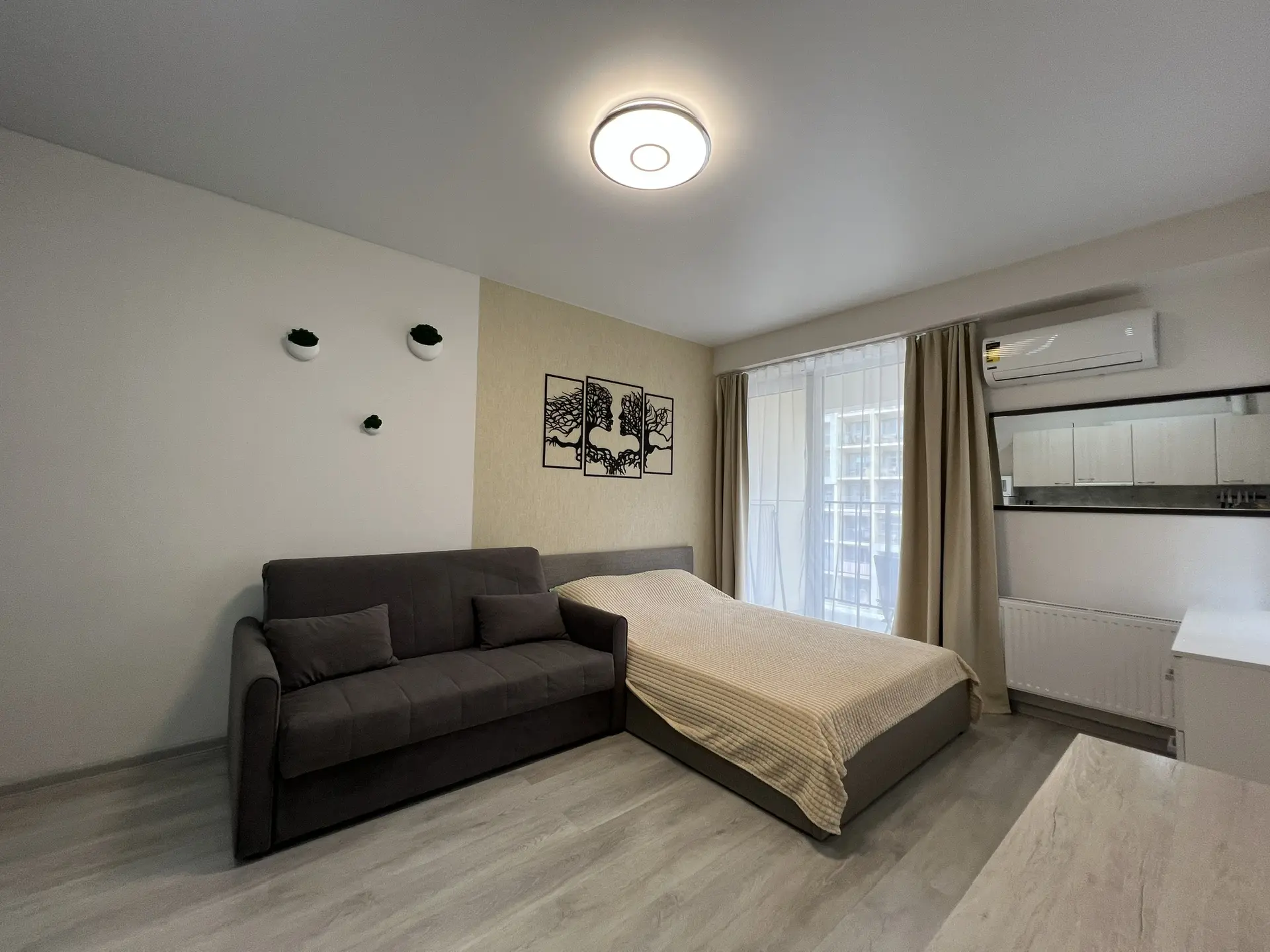 . Квартира в многоквартирном доме Уютная студия у моря с панорамными окнами. Дагомыс