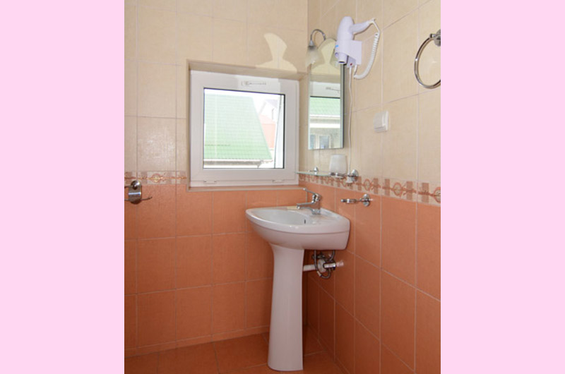 3-местный 1-комнатный номер. Гостевой дом "Альяна". Судак