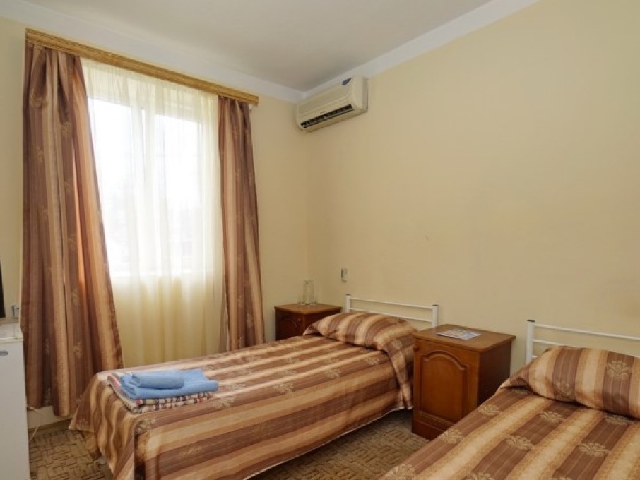 Стандартный 2-х местный . Гостиница Отель "Джубга"         . Джубга