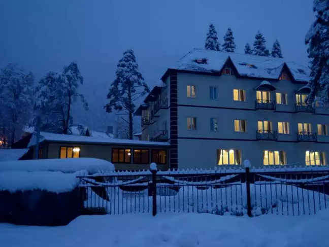 . Отель «GOLD STAR». Домбай-гостиницы