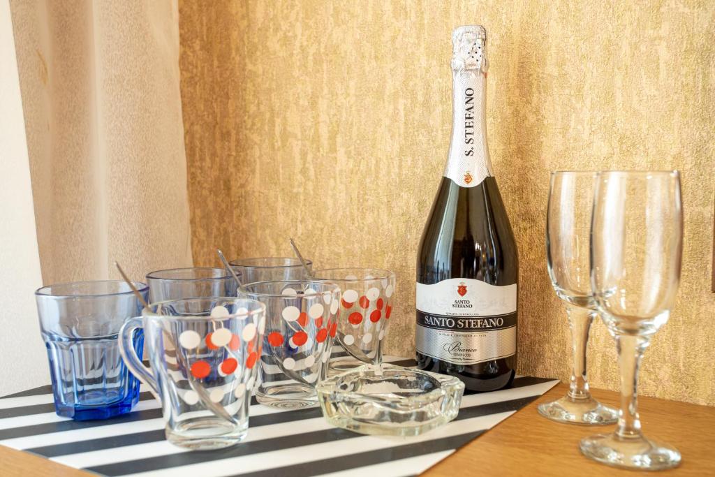 Трехместный номер с балконом. Отель Атмосфера. Кабардинка