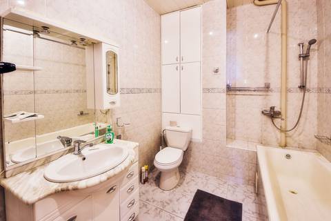 Блок «Стандарт» 3 мест. (на 2 комнаты туалет душ). Гостевой дом «Dynasty на Янтарной». Геленджик