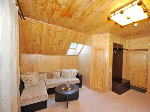 «Студия». Гостиница «Гранд Виктория». Домбай-гостиницы