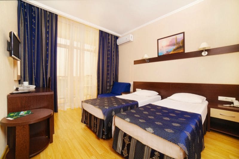 СЕМЕЙНЫЙ. Отель "Эмеральд". Витязево