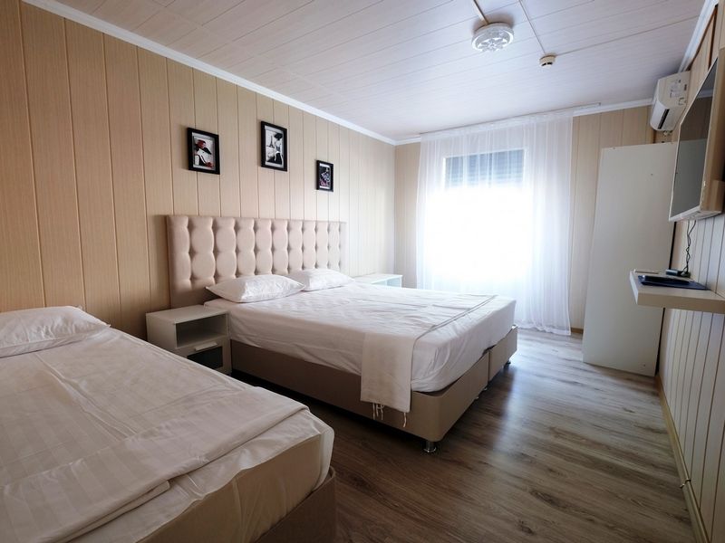 . База отдыха  «Дельфин». Бухта Инал