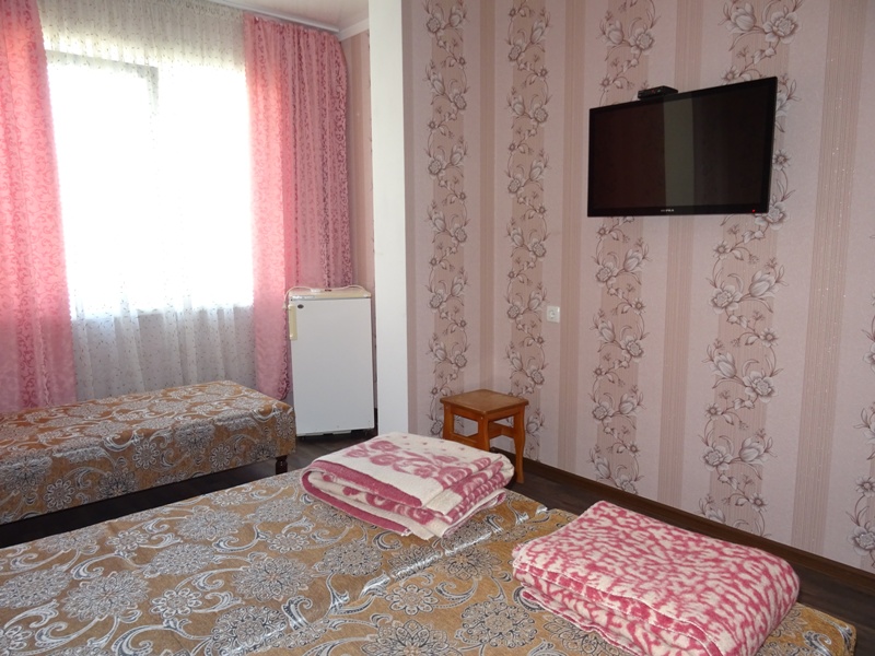 . Частный сектор Аделина. Лермонтово