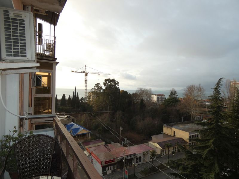 3х-комнатная квартира. Квартира в многоквартирном доме Квартира Абазгаа 59/1 . Гагра