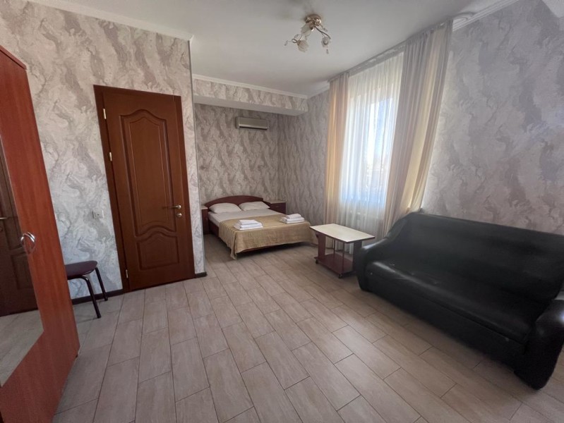 Трехместный номер. Гостевой дом “Илиос”. Анапа