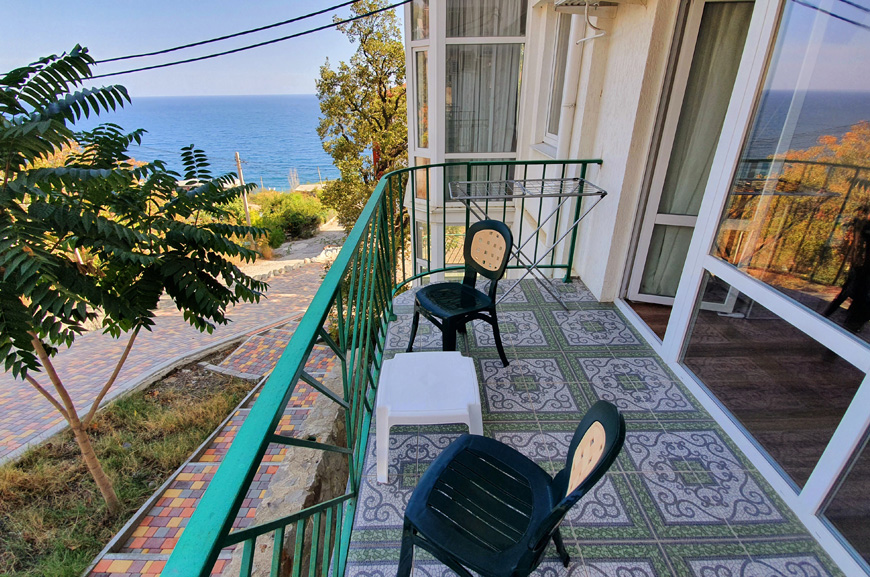 2-местный номер с балконом и видом на море и горы. Гостевой дом «Камилла Sunrise». Алушта