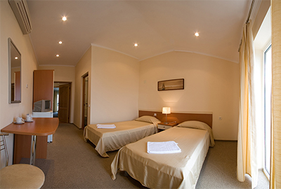 Двухместный с видом на море (раздельные кровати). Гостевой дом "Кедр-Запад". Алупка