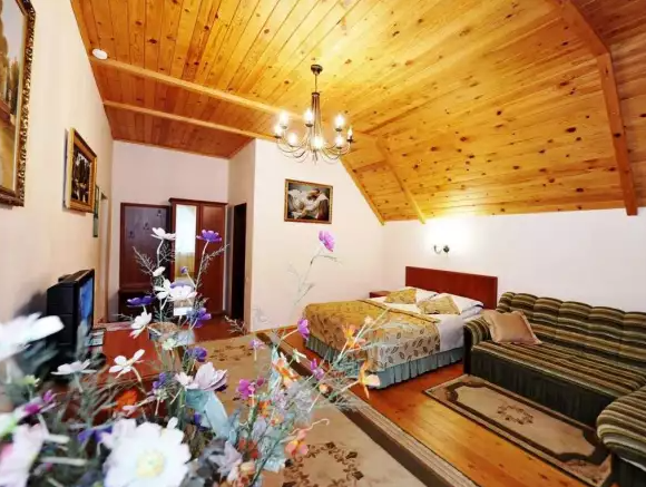 2-х местный «Полулюкс». Отель «Каприз». Домбай-гостиницы