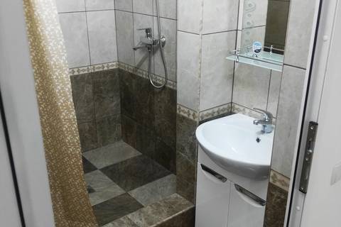 2−х местный номер (цокольный этаж). Гостевой дом "Лазаревское". Лазаревское