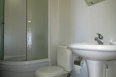 Двухкомнатный 4-х местный «Стандарт». Гостевой дом «Афина-Вояж». Заозерное Двухкомнатный 4-х местный «Стандарт». Гостевой дом «Афина-Вояж». Заозерное