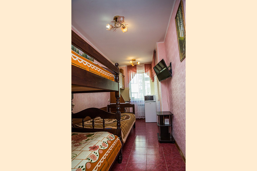 Стандарт трехместный №3. Гостевой дом «Лукоморье». Алупка