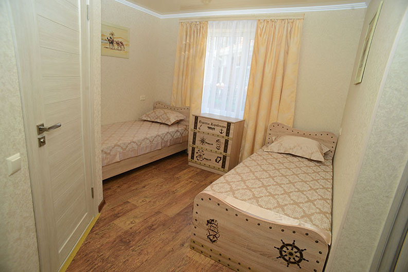 Люкс. Гостевой дом "Роман". Чайка