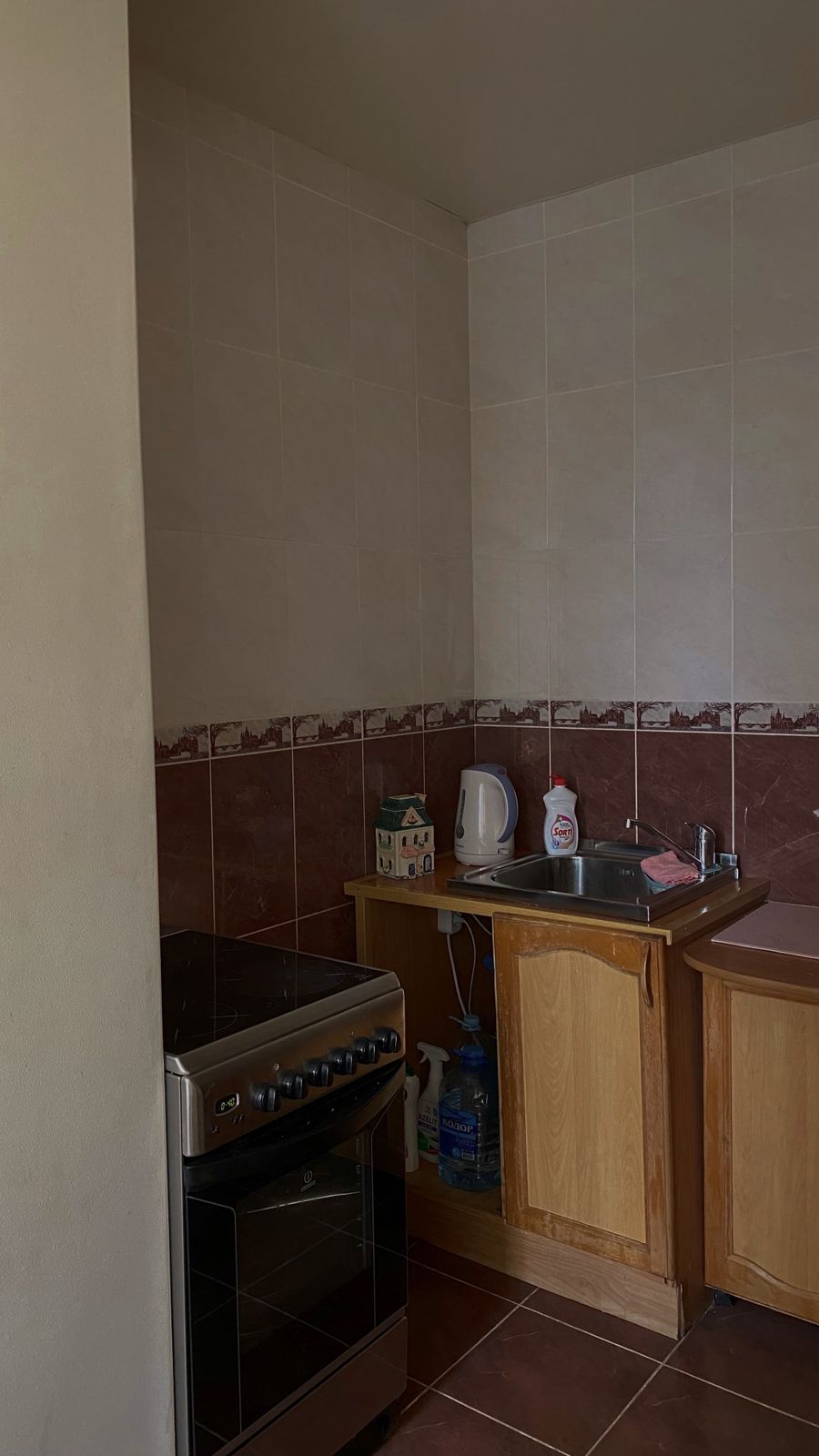 . Двухкомнатная квартира у рынка . Гагра